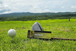 The ideal Lenses for Summer confort and visual clarity are ALTIUS Play Golf as a pro